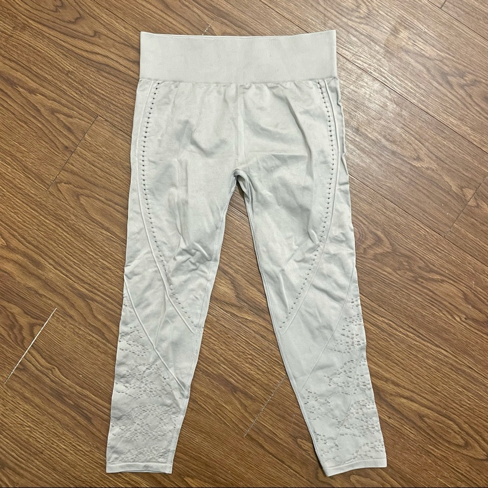 Fabletics Powerhold Seamless Grey Lazer Cut Leggings
